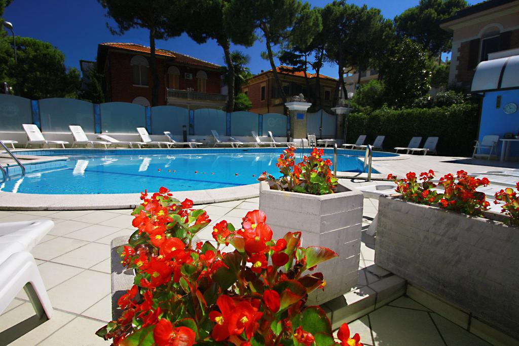 Residence Brown Rimini Exteriér fotografie