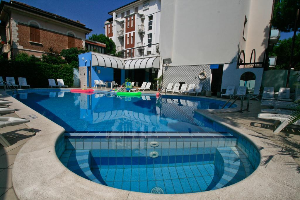 Residence Brown Rimini Exteriér fotografie